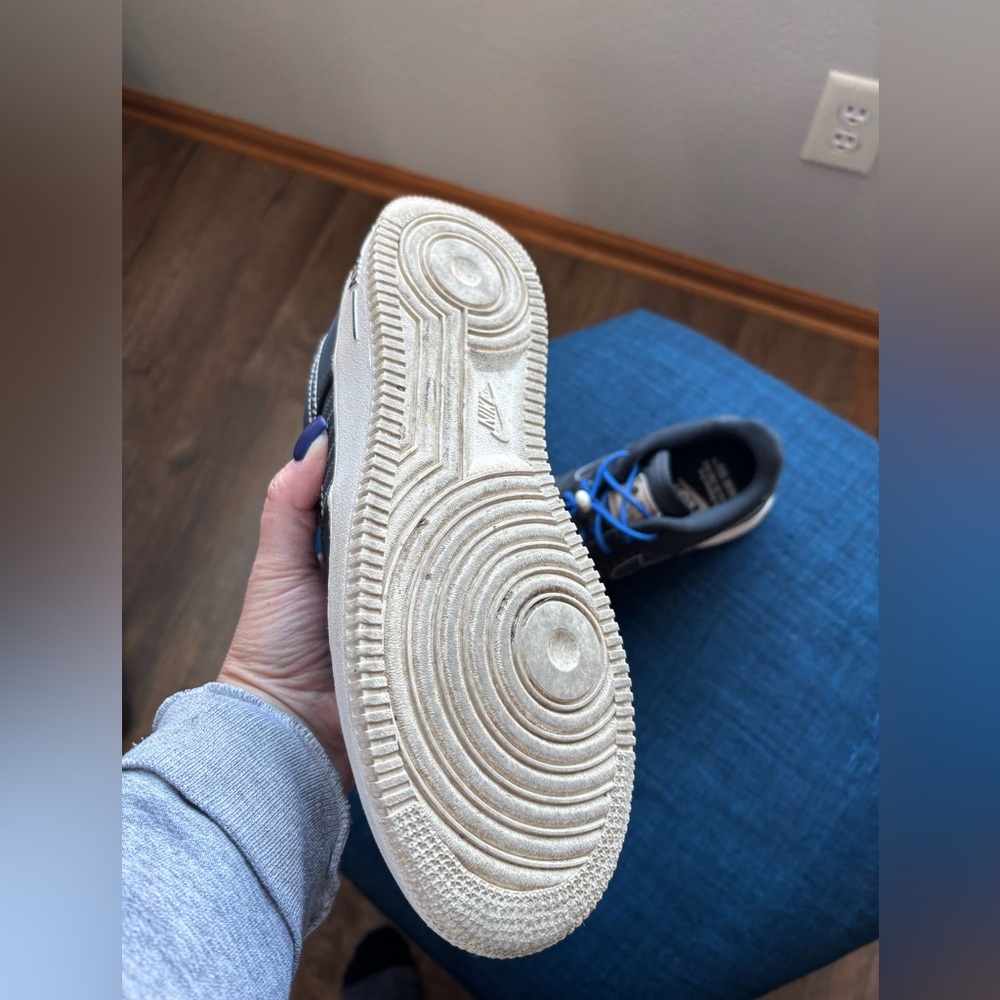 Nike shoes - Picture 4 of 5